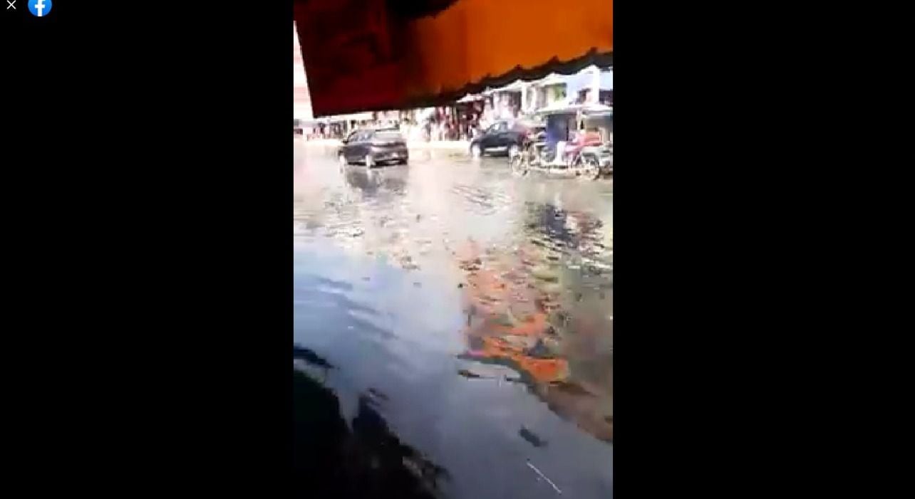 Mercado Modelo is flooded after the river overflows