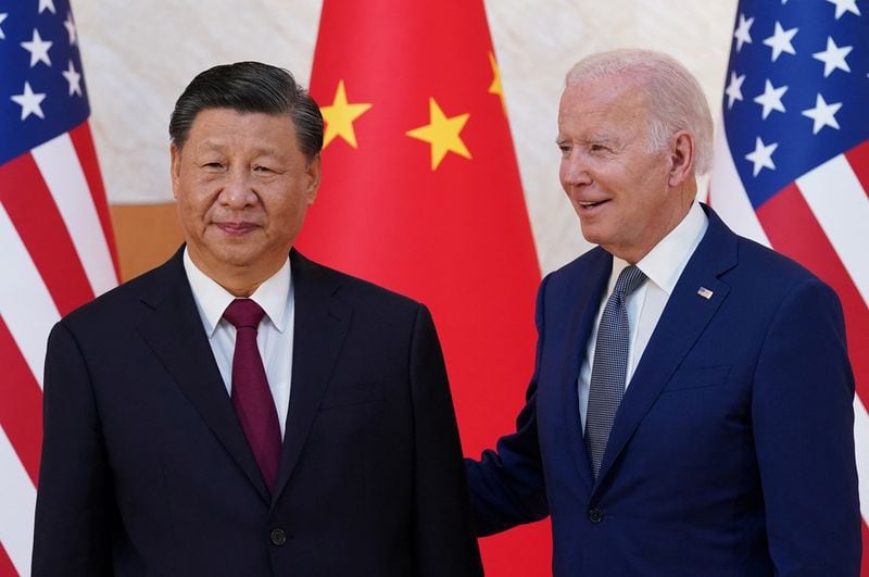 El Presidente de EEUU Joe Biden y de China Xi Jinping en los márgenes de la cumbre de líderes del G20 en Bali, Indonesia (REUTERS/Kevin Lamarque)