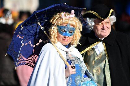 El carnaval de Venecia con sus máscaras y disfraces (AFP)