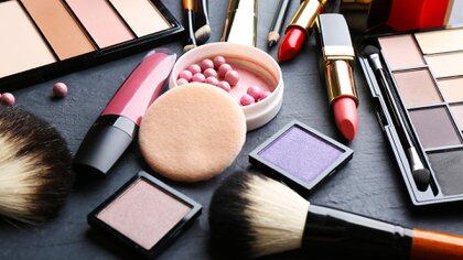 Las principales marcas de cosméticos dejan de fabricar sus productos blanqueadores (Shutterstock)
