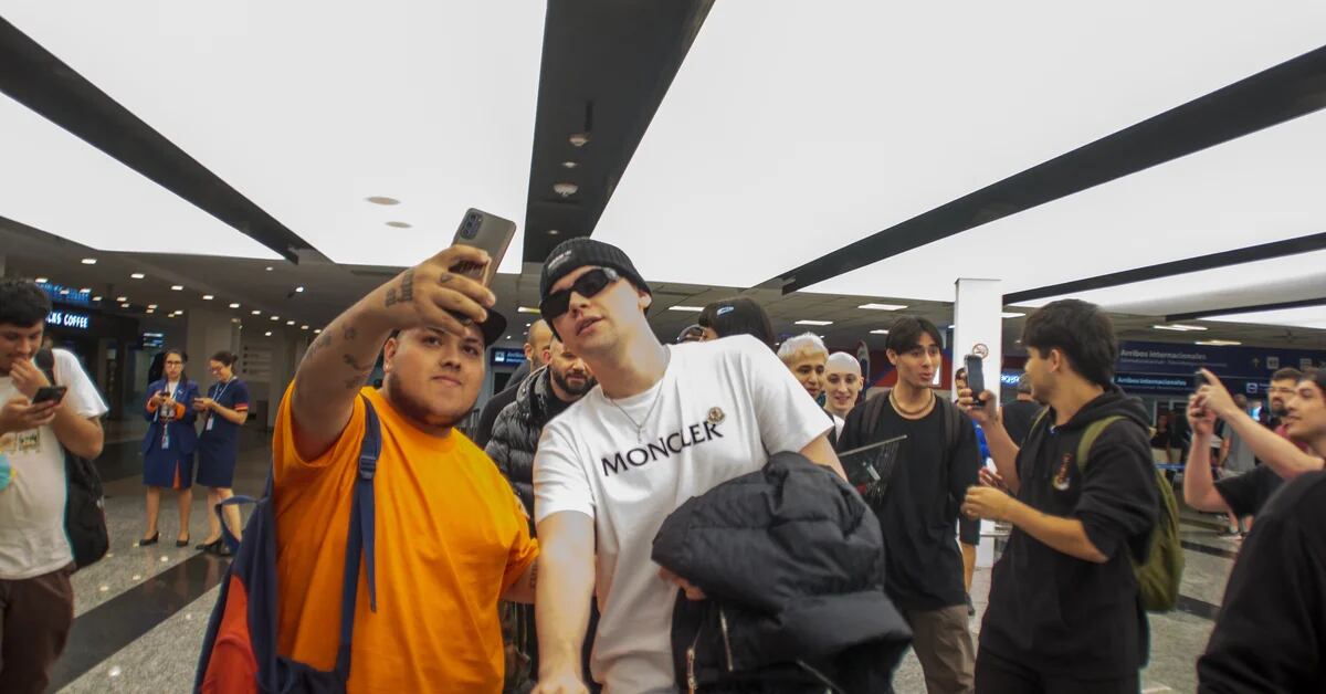 Bizarrap returned to Argentina and met two international stars
