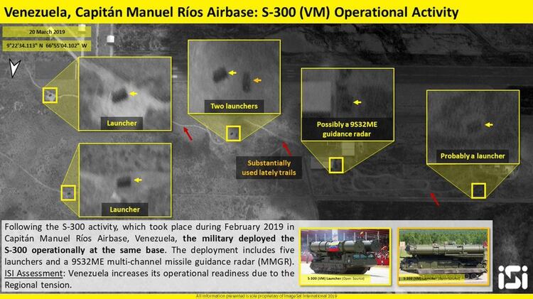 Imagen tomada el 20 de marzo que muestra a los cinco lanzadores y el sistema de radar emplazados en la base aérea Capitán Manuel Ríos (Twitter: @ImageSatIntl)