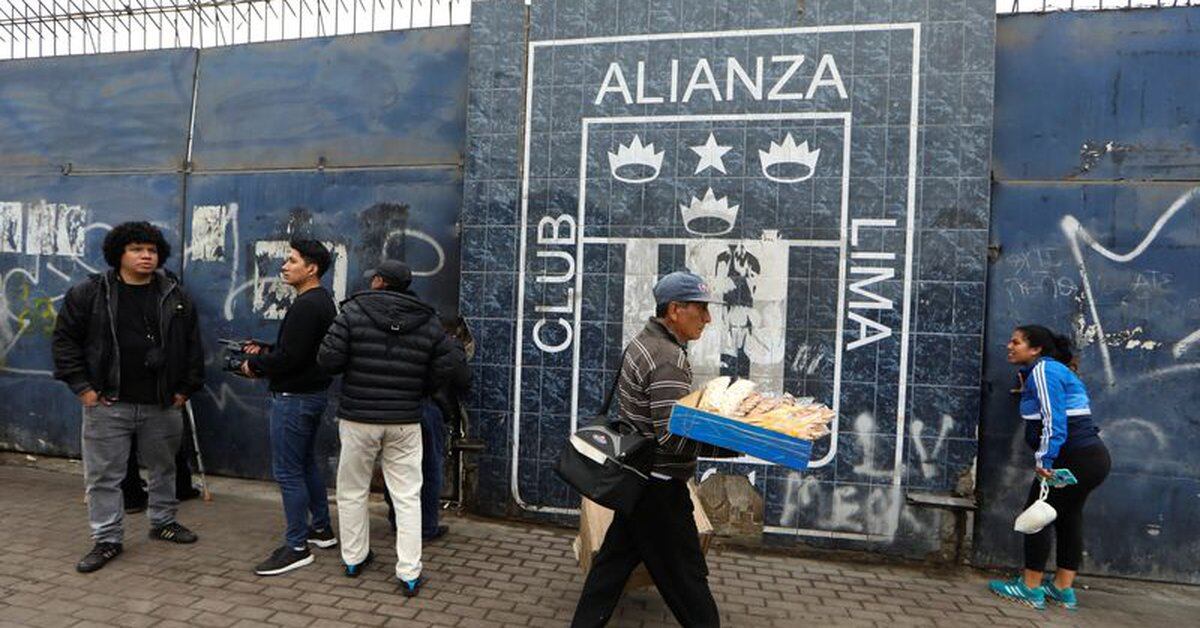 Alianza Lima Uno De Los Equipos De Fútbol Más Populares