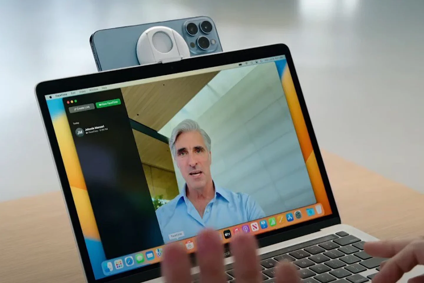 Apple advierte del peligro de cerrar un MacBook si la webcam tiene una tapa  - Meristation
