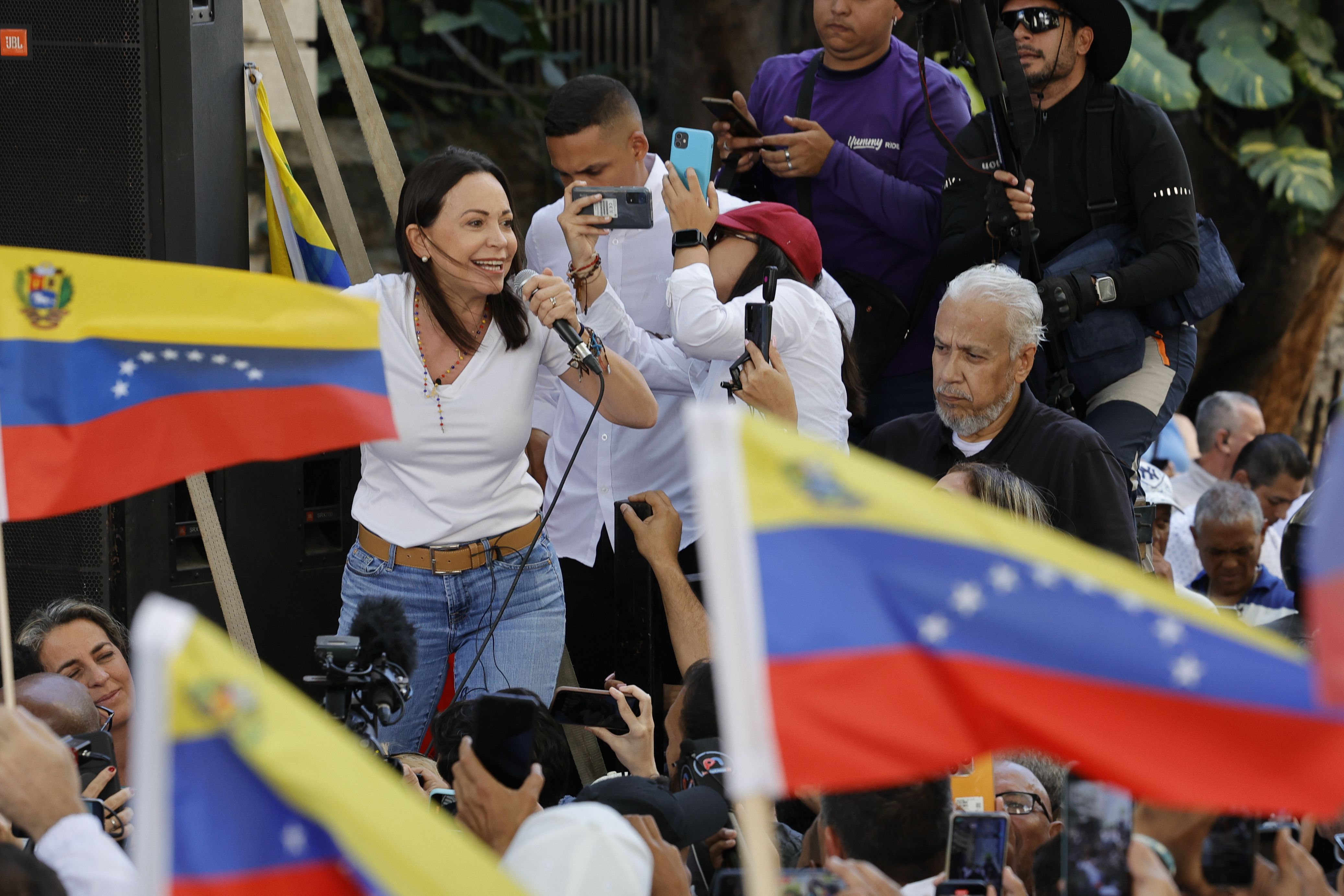 La candidata de la coalición opositora a la presidencia de Venezuela, María Corina Machado, fue prohibida por decisión ilegal del régimen que lidera Nicolás Maduro