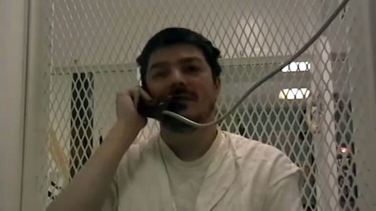 Victor Hugo Saldaño, en una entrevista en la prisión Allan Polunsky de Texas, en 2007.