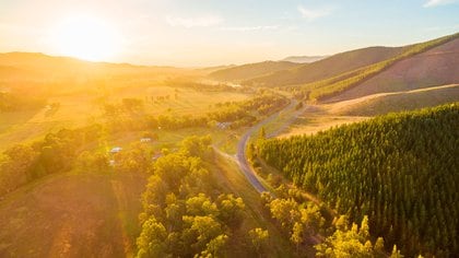 Se extiende más de 300 km desde Wangaratta a Bairnsdale y es una de las rutas turísticas clásicas de verano de Australia 