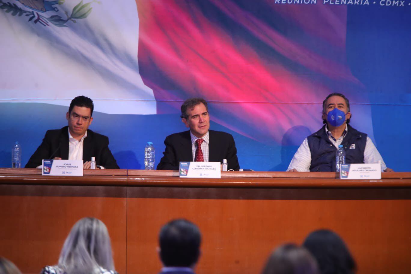 Lorenzo Córdova advirtió sobre debilitación de la democracia en México