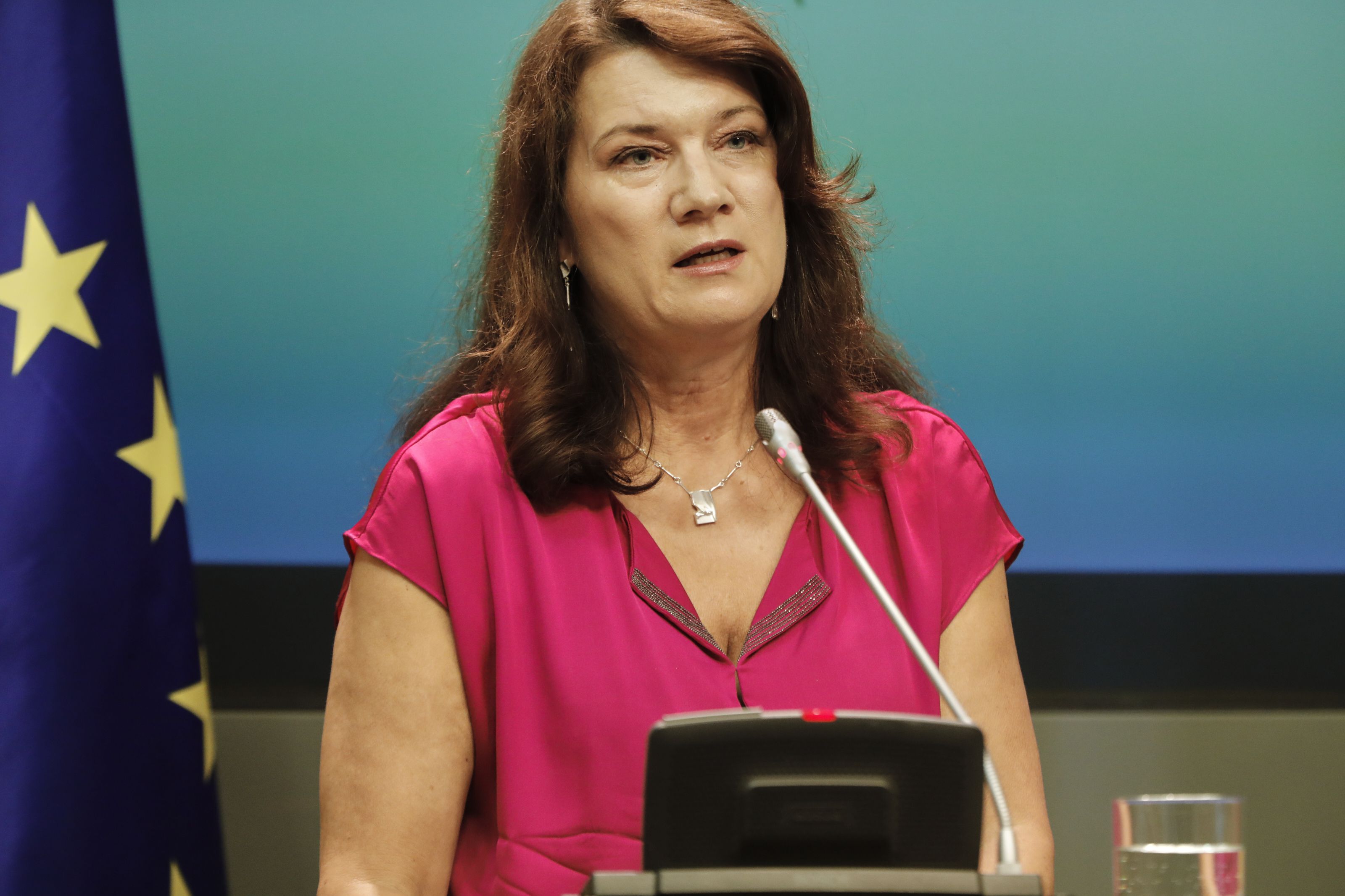 La ministra de Asuntos Exteriores de Suecia, Ann Linde, interviene durante la reunión con la ministra de Asuntos Exteriores, Unión Europea y Cooperación, Arancha González Laya, en el Palacio de Viana, Madrid (España), a 7 de julio de 2020. (Jesús Hellín - Europa Press)
