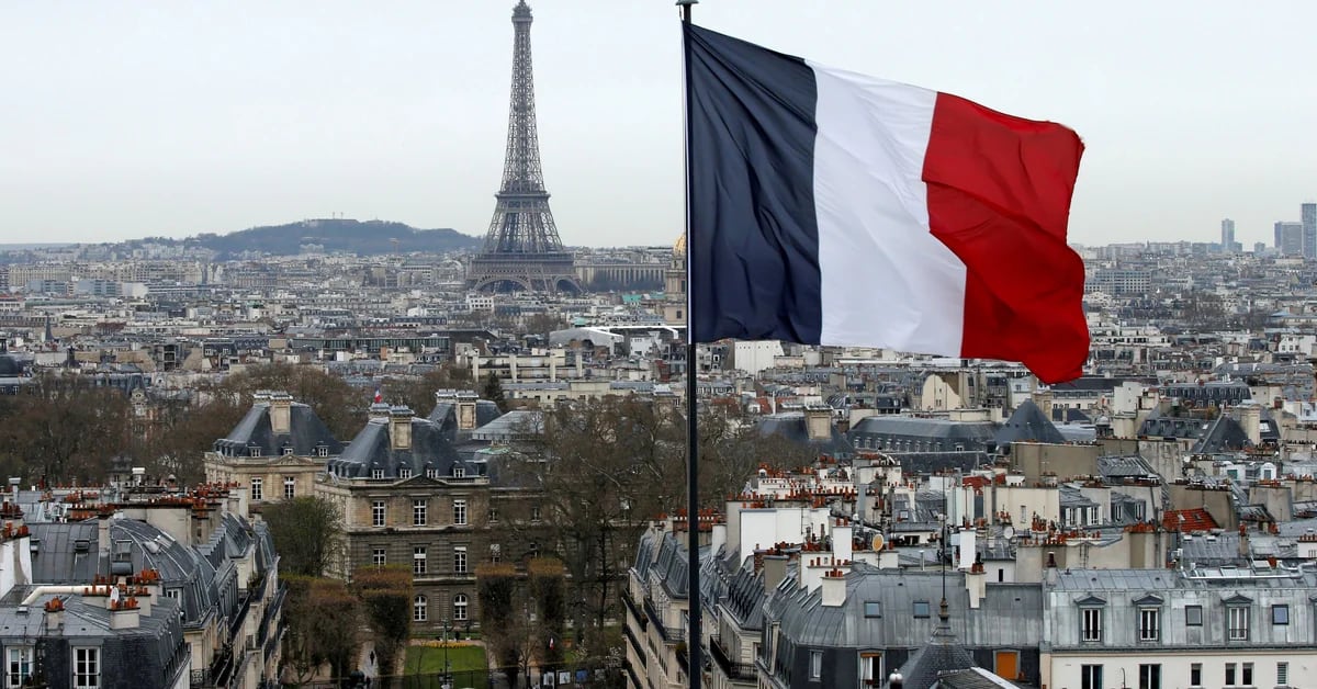 Emmanuel Macron a modifié le drapeau français il y a trois ans et personne ne l’a remarqué