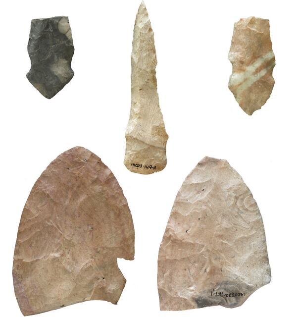 Algunos de los utensilios que identificÃ³ WSU. (Donald Blakeslee/Archaeological Conservancy)