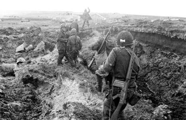 Antes del 2 de abril de 1982, Gran Bretaña promovió el comercio y vendió a la dictadura argentina armas que luego se utilizaron contra las fuerzas británicas.