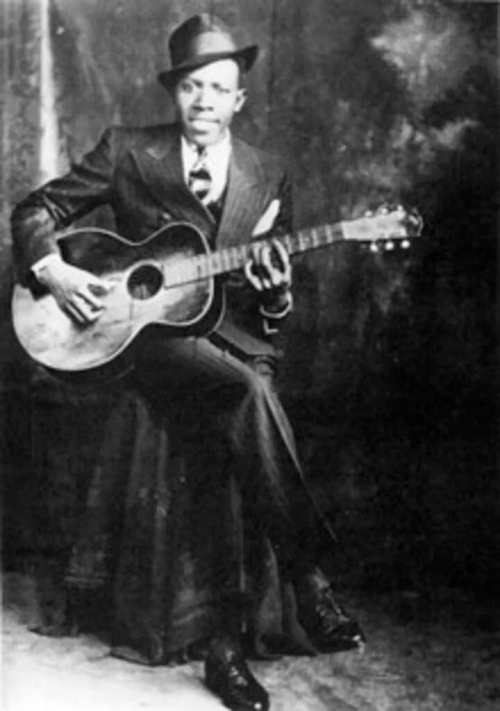 Robert Johnson, el mítico guitarrista. La leyenda dice que el Diablo le enseñó los secretos del blues a cambio de su alma