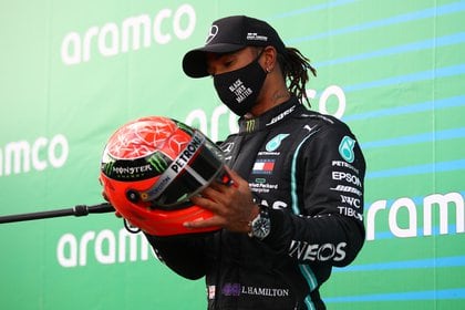 Ese casco lo utilizó Schumacher durante su última etapa en la Fórmula 1 a bordo de un Mercedes (Foto: Reuters)
