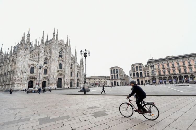 La Plaza del Duomo en Milán, Italia, el 10 de marzo de 2020 (REUTERS/Flavio Lo Scalzo)