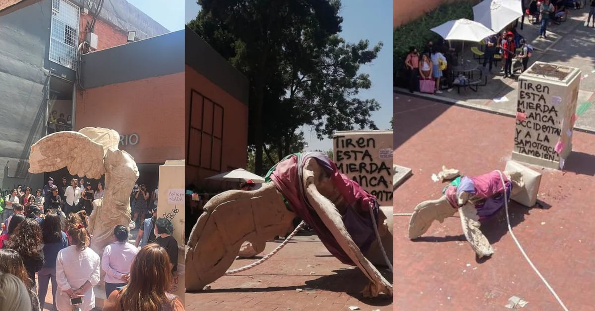 Students demolish the sculpture of Samothrace to demand an end to sexual harassment in the UNAM FAD