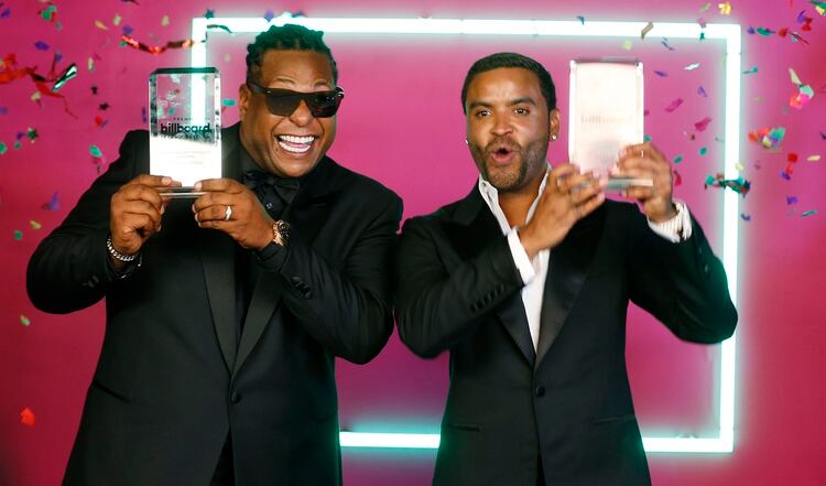 Zion & Lennox ganaron como Dúo del Año en los Billboard 2016