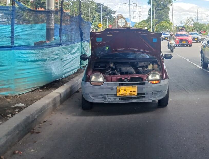 Se presenta novedad vial en la localidad de Usaquén por automóvil varado en la Autopista norte con calle 134, sentido sur-norte - crédito @BogotaTransito / Prostitution offerte en ligne
