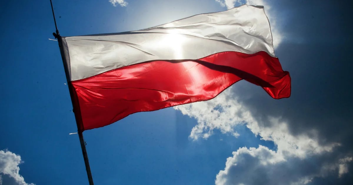 Hiszpan mieszkający w Polsce wyjaśnia polski zwyczaj domowy, który go zaskoczył i który obowiązuje teraz i na zawsze