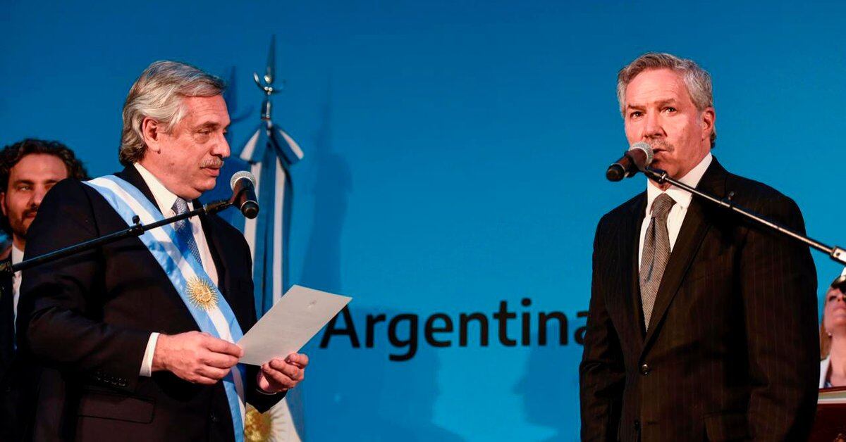 Alberto Fernández rechaza renuncia de Felipe Sole para evitar crisis política en gabinete nacional