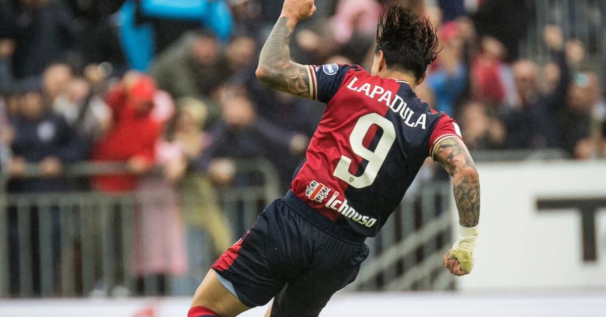 Gran gol di Gianluca Lapadula a metà turno per la vittoria di Cagliari-Palermo in Serie B italiana
