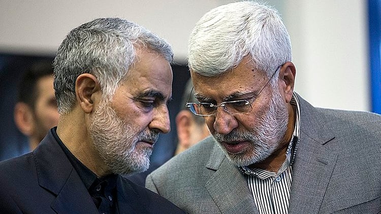 El comandante de las Fuerzas Quds iraníes, Qassem Soleimani, junto a Abu Mahdi al Muhandes, cabeza visible de Kataeb Hezbollah (Crédito gentileza FARS)