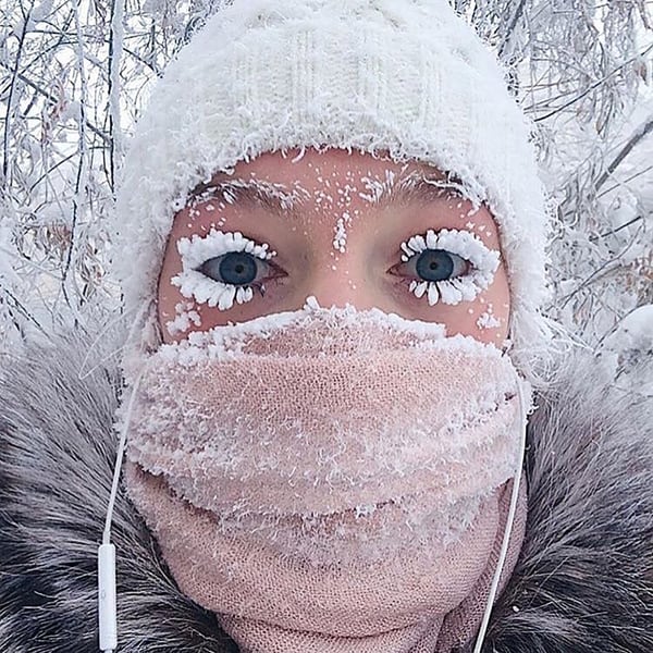 La usuaria de Instagram @gremsey subió esta imágen de la ciudad de Yakutsk con las pestañas congeladas por el frío