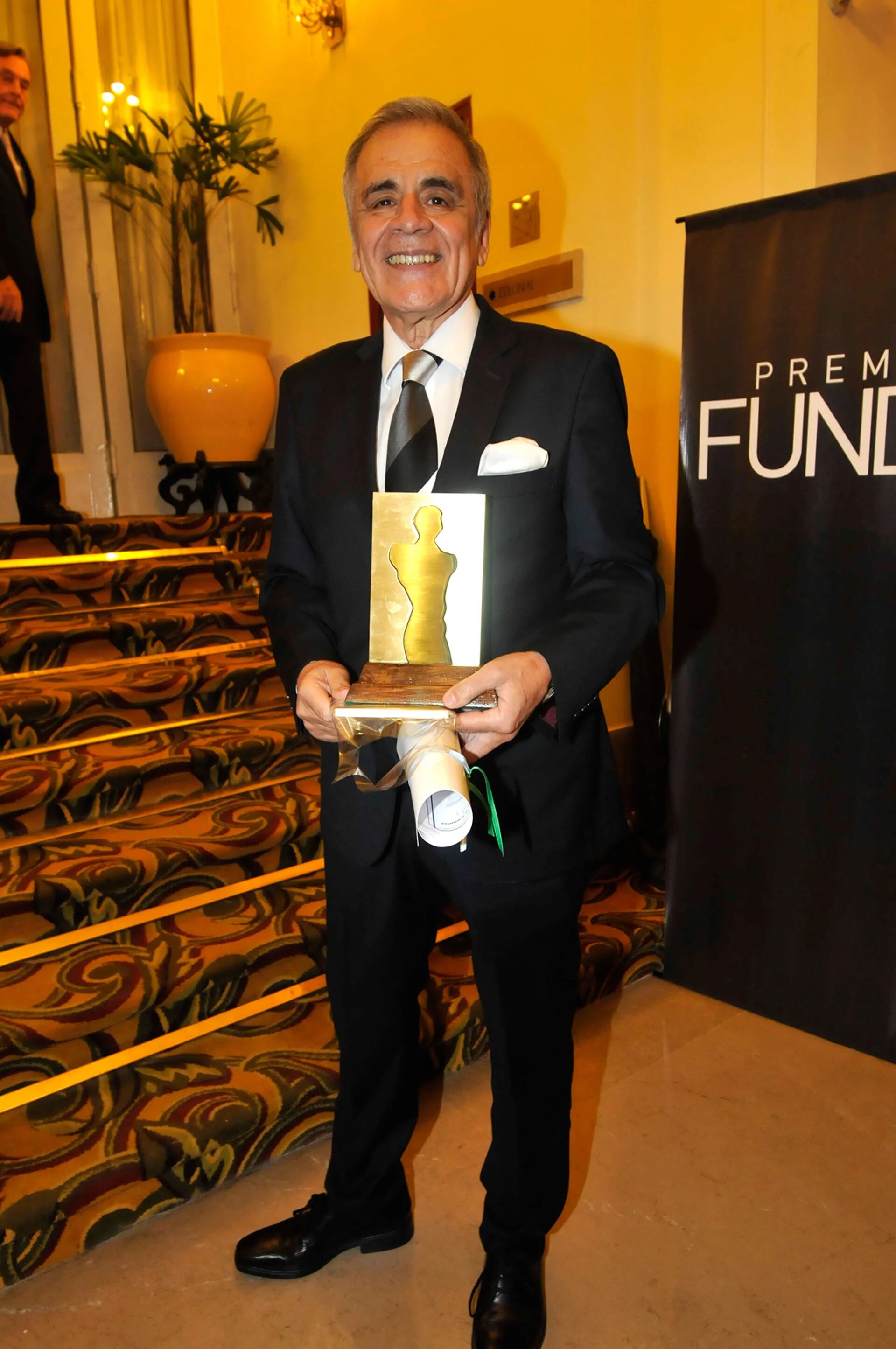 Julio Bazán fue premiado por el ciclo “Esta es mi villa”