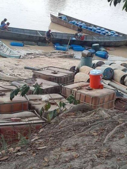 Valsas mineras en el río Caura. (Foto: Kapé Kapé)