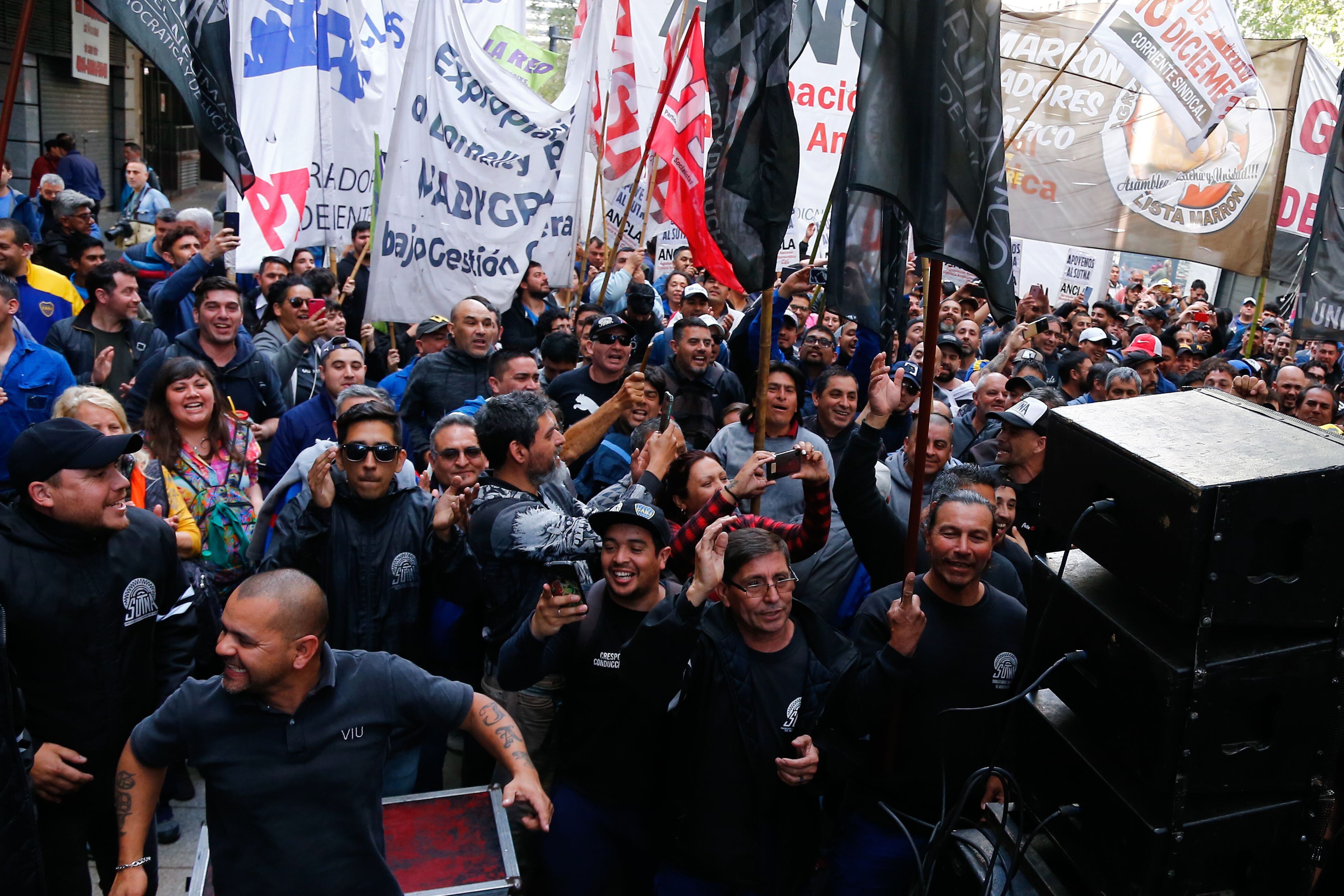 Ministerio de trabajo - planta - Bridgestone - Pirelli - Fate - Sutna - neumaticos - sindicato - protestas
