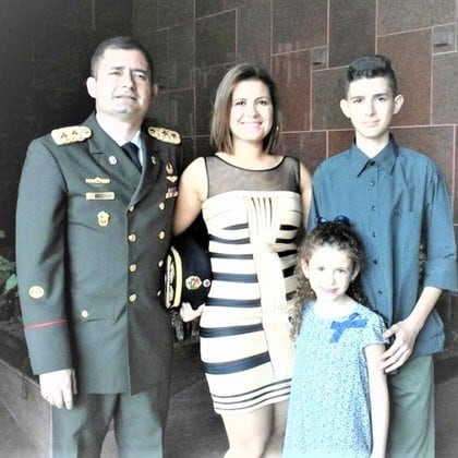 Tcnel Peña Palmentieri con su familia
