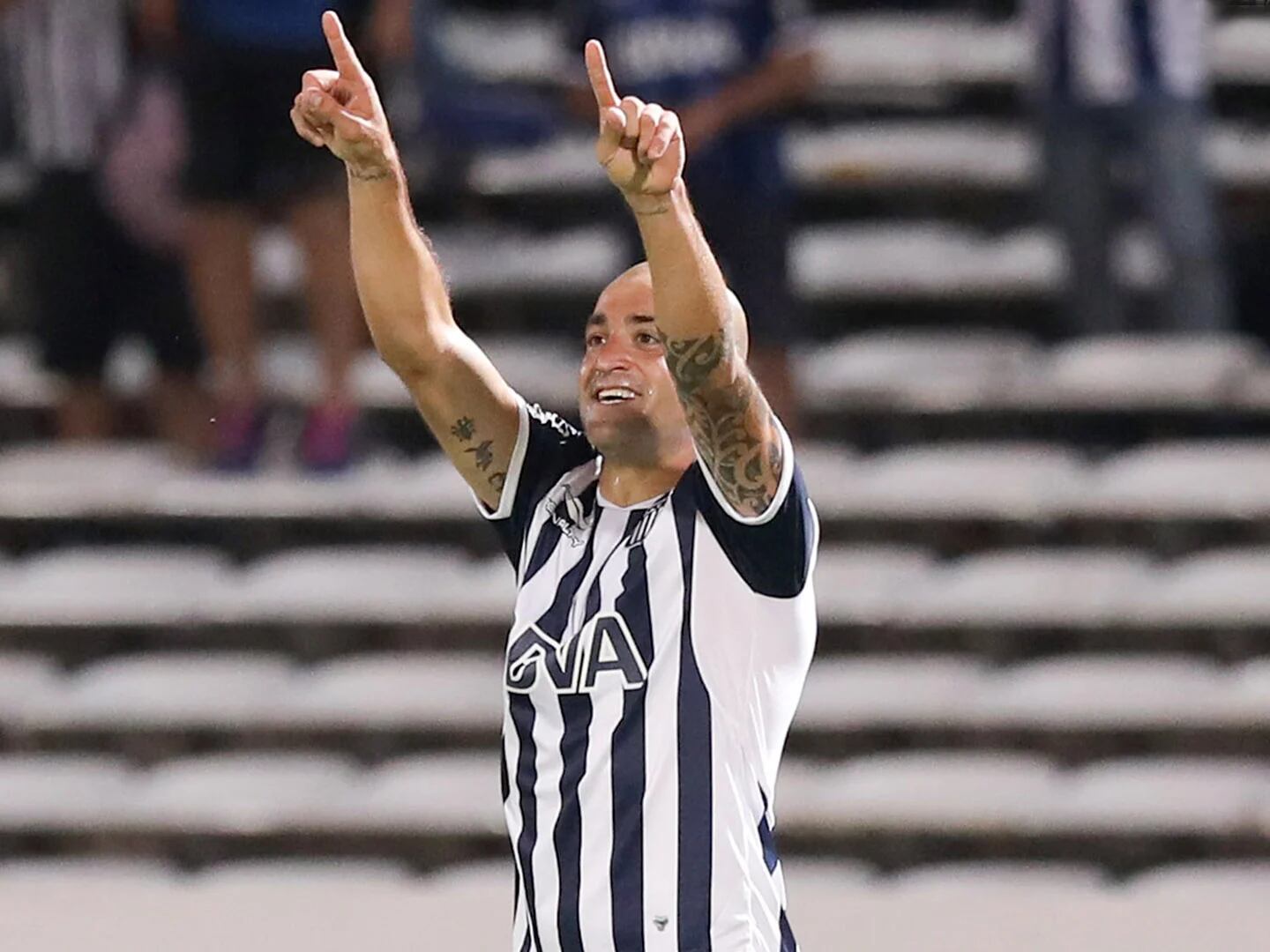 El regreso de Daniel Osvaldo al fútbol con la camiseta de Talleres de  Remedios de Escalada - Infobae