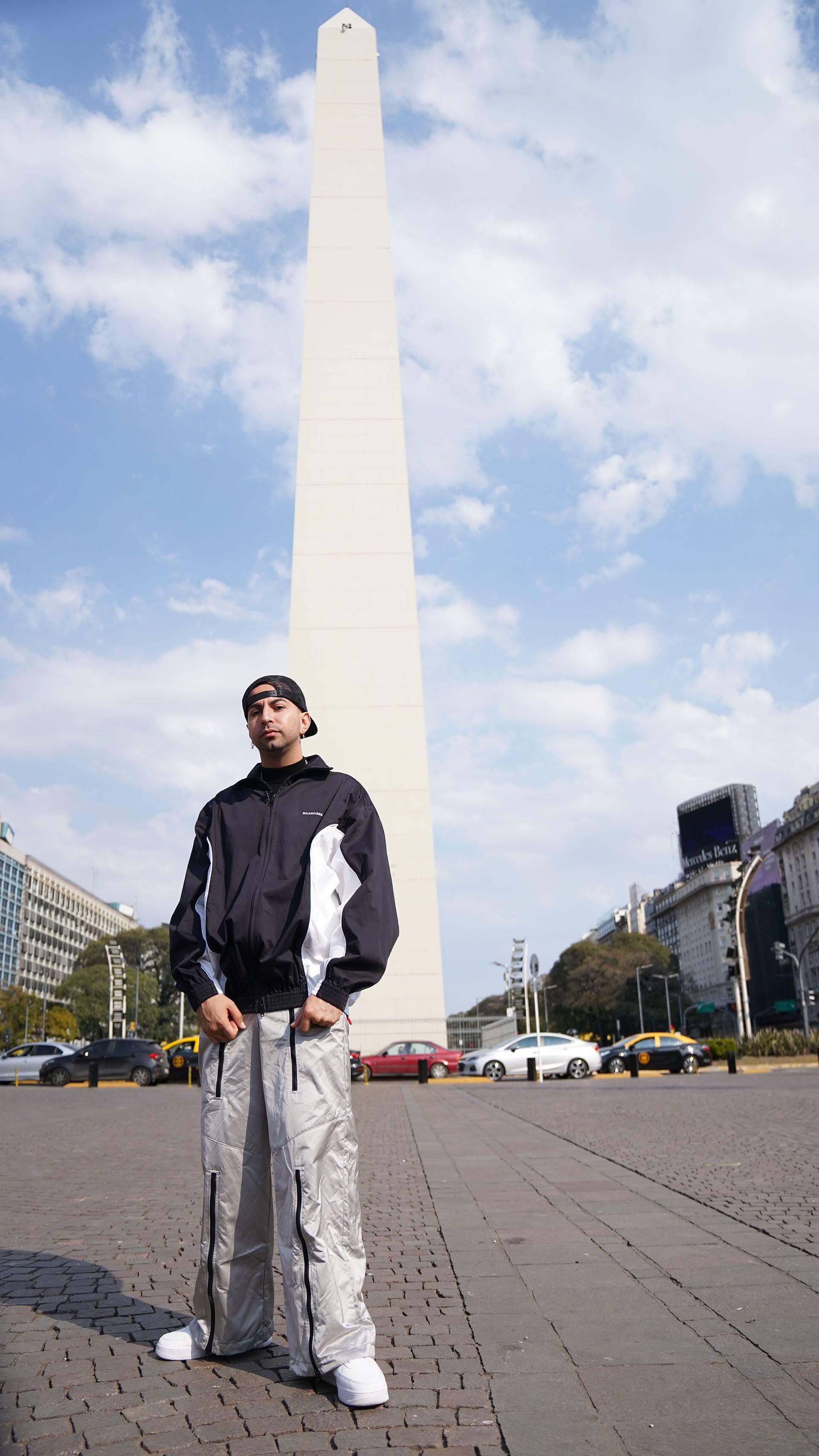  Justin Quiles frente a un clásico de Buenos Aires: el Obelisco