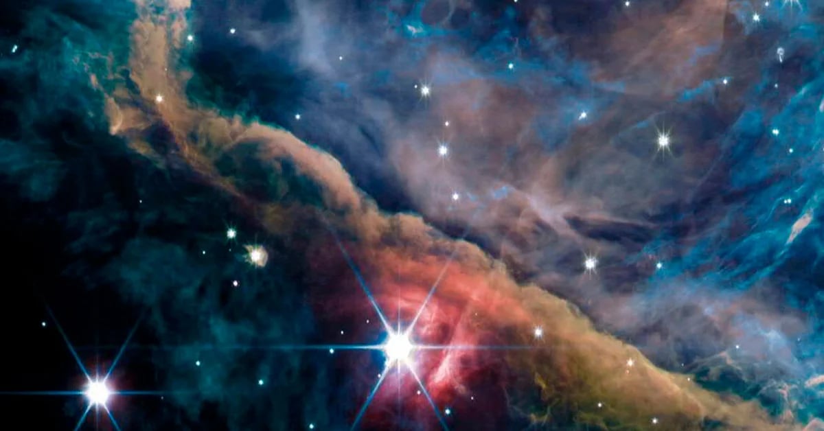 Il telescopio Webb ha catturato immagini straordinarie della Nebulosa di Orione