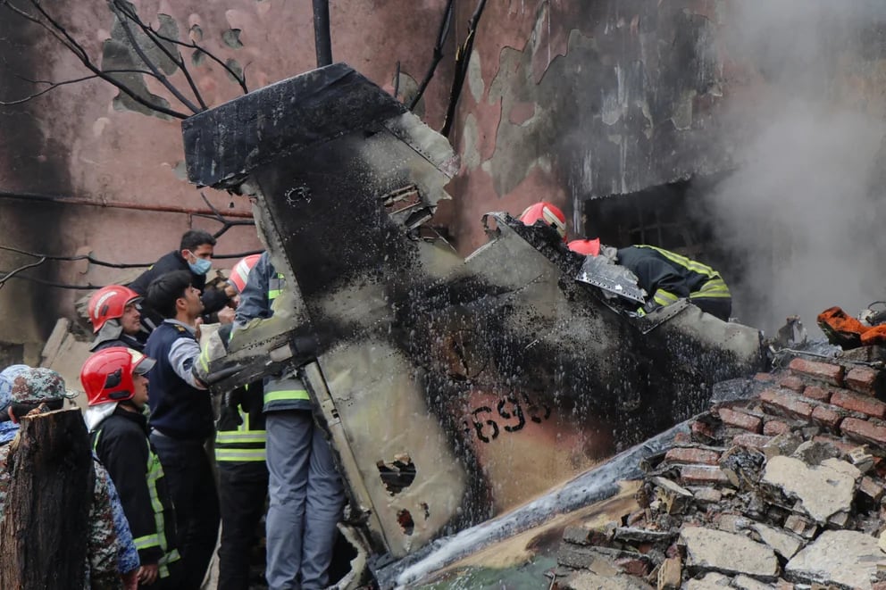 An Iranian fighter plane crashed into a school in Tabriz: three dead