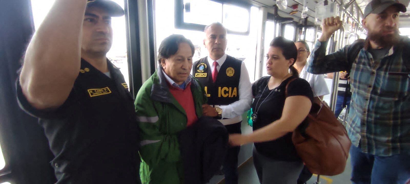 Toledo Manrique llegó acompañado de autoridades estadounidenses y peruanas. (REUTERS)
