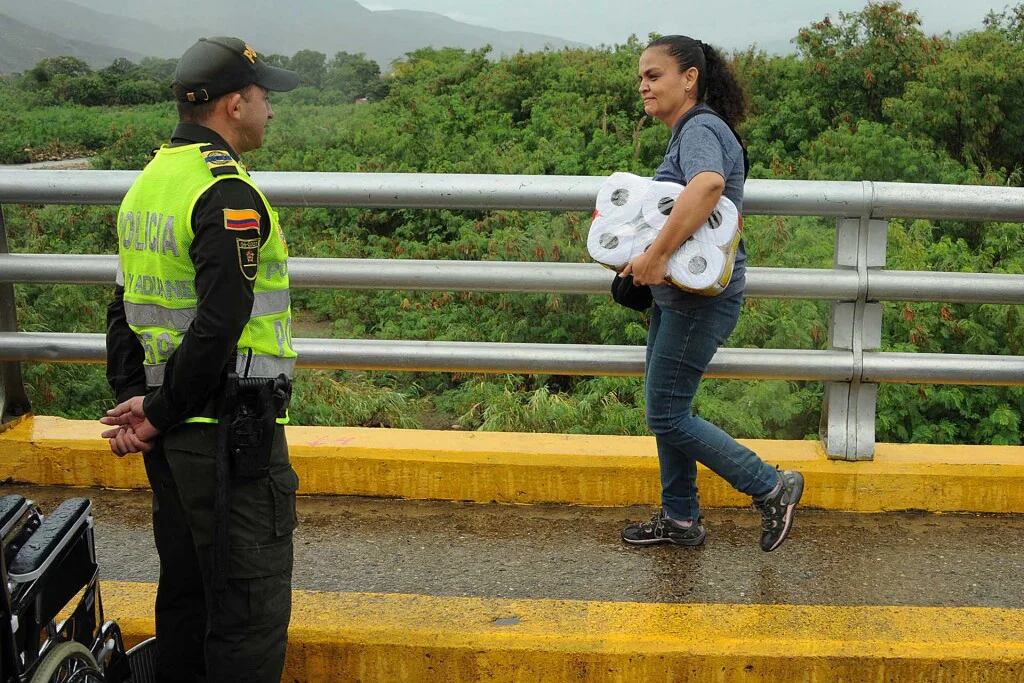 Este es el cruce del puente Simon Bolivar que une San Antonio del Tachira, Venezuela con Cúcuta, Colombia (AFP)