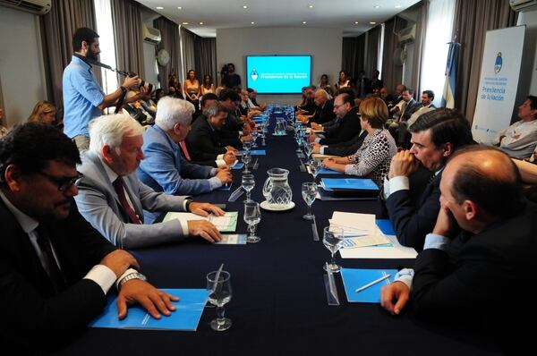 Una imagen panorámica de la reunión que se realizó ayer por la tarde (Fotos: Maximiliano Luna)