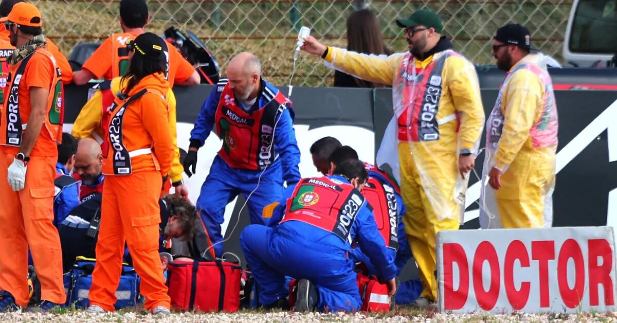 Acidente horrível no MotoGP: Pol Espargaró sofreu múltiplas fracturas em Portugal