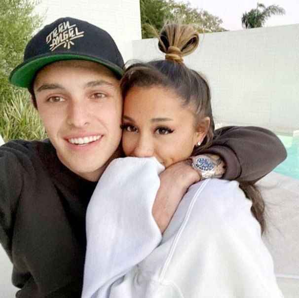 Ariana Grande y Dalton Gomez se divorcian luego de dos años de matrimonio.