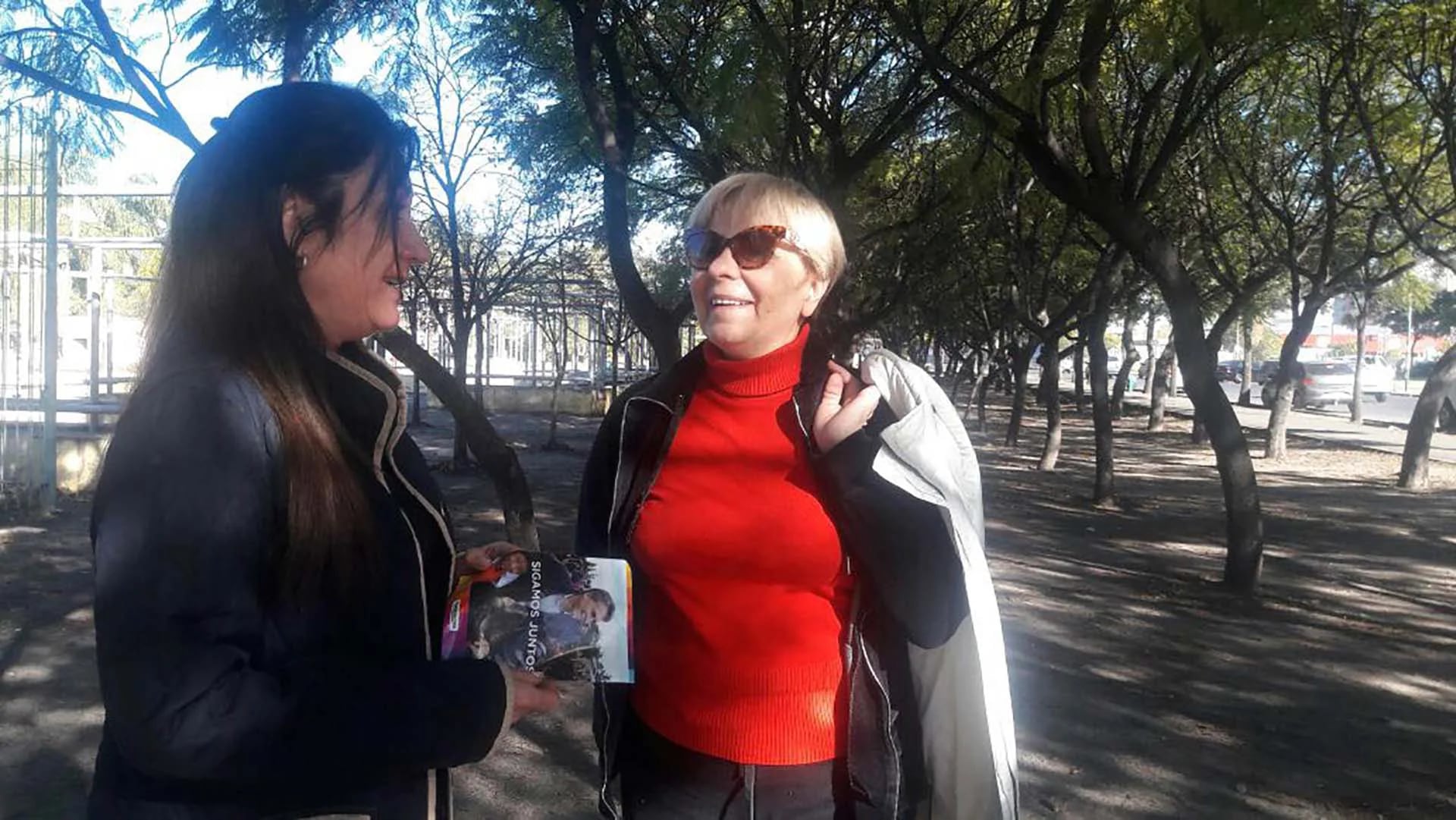 Córdoba: la senadora nacional, Laura Rodríguez Machado, recorrió y dialogó hoy con vecinos y comerciantes cordobeses en el marco del timbreo nacional de la coalición Cambiemos
