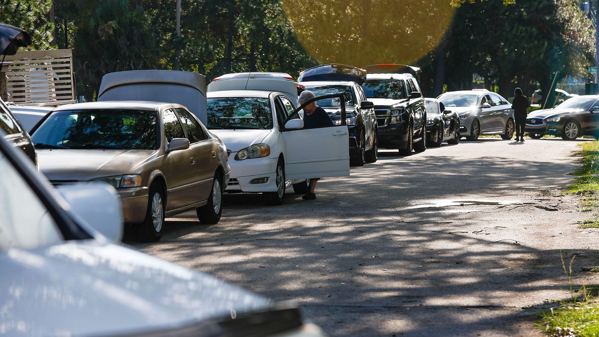 Ante el avance del huracán, 49 condados de Florida así como los estados de Georgia y Carolina del Sur han sido puestos en emergencia. Muchos abandonaron sus hogares (AP)