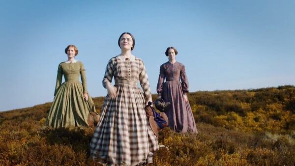 El largometraje “To Walk Invisible: The Brontë Sisters” es una de las últimas ficciones que recrea la vida de las escritoras