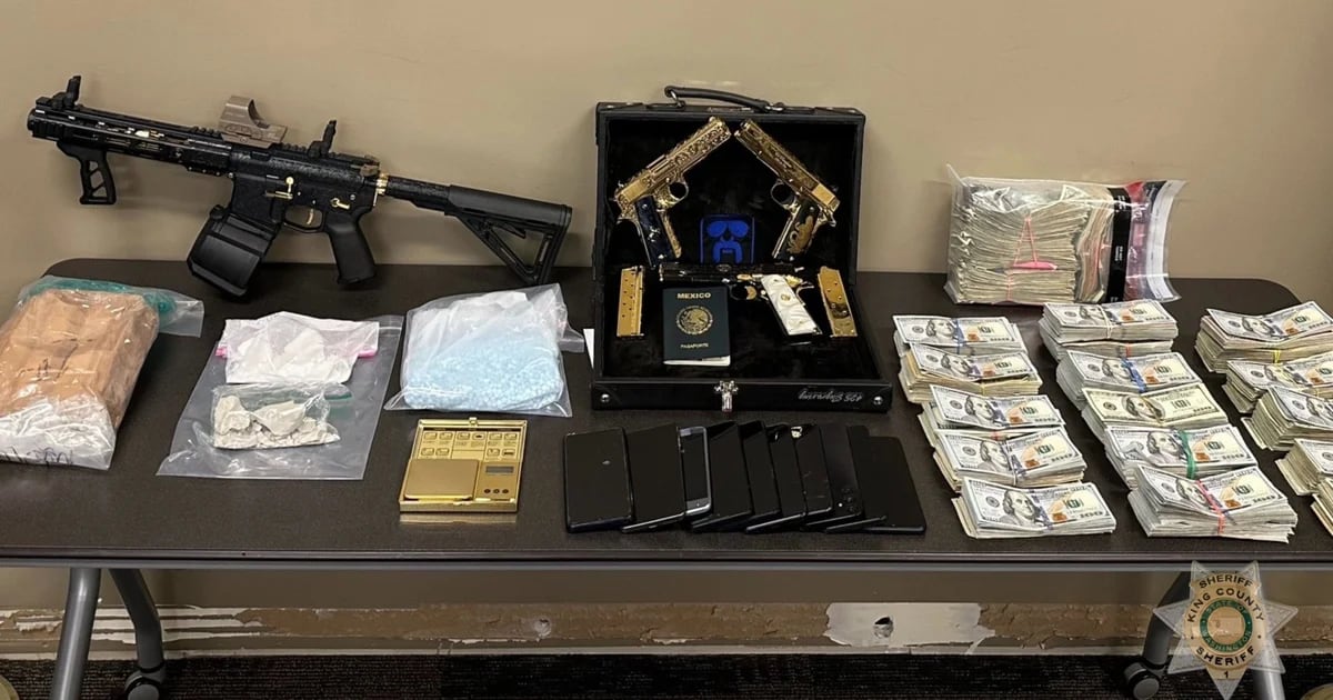 Sinaloa Cartel trafficker falls in Washington with gold-plated weapons, fentanyl and cash