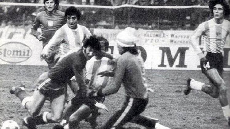 ZVDGOXLMAZAJTK7XFKERHEUTCQ O dia em que o futebol foi permitido na Argentina durante o golpe de 1976