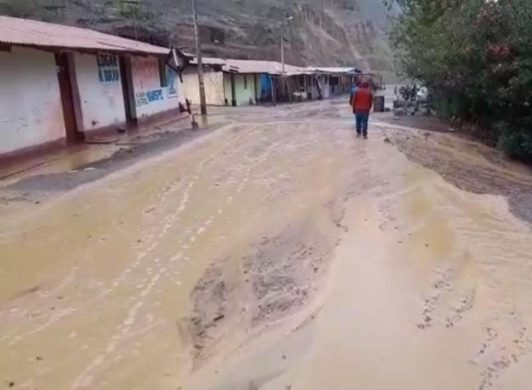 Huaicos - deslizamientos - lluvias intensas - Huancavelica.