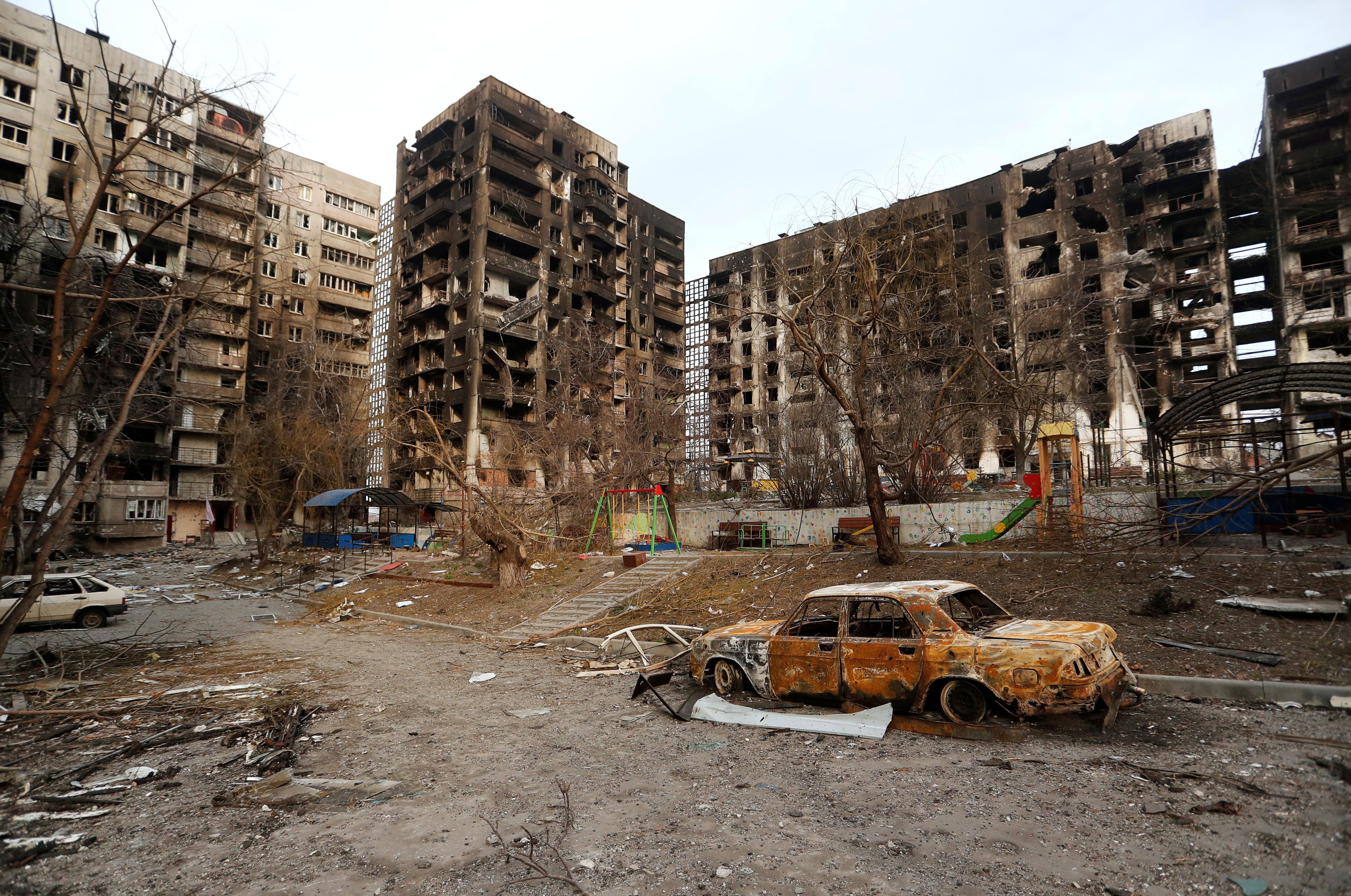 Разбив город. Разрушенная Украина 2022 Мариуполь. Разрушенные города Украины 2022 Мариуполь. Разрушенный Мариуполь 2022. Мариуполь руины войны 2022.