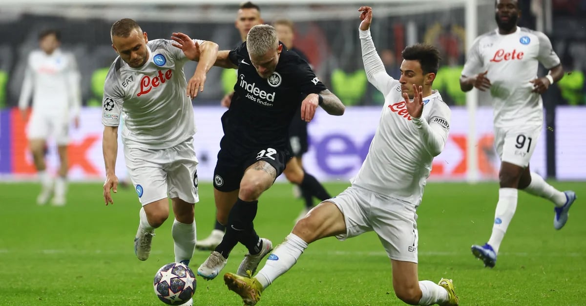 Napoli take on Eintracht Frankfurt with the illusion of advancing to the Champions League: time, TV and formations