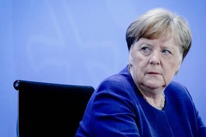 La Canciller alemana Angela Merkel asiste a una conferencia de prensa  en la Cancillería de Berlín, Alemania, el 30 de abril de 2020. (Kay Nietfeld/Pool vía REUTERS)