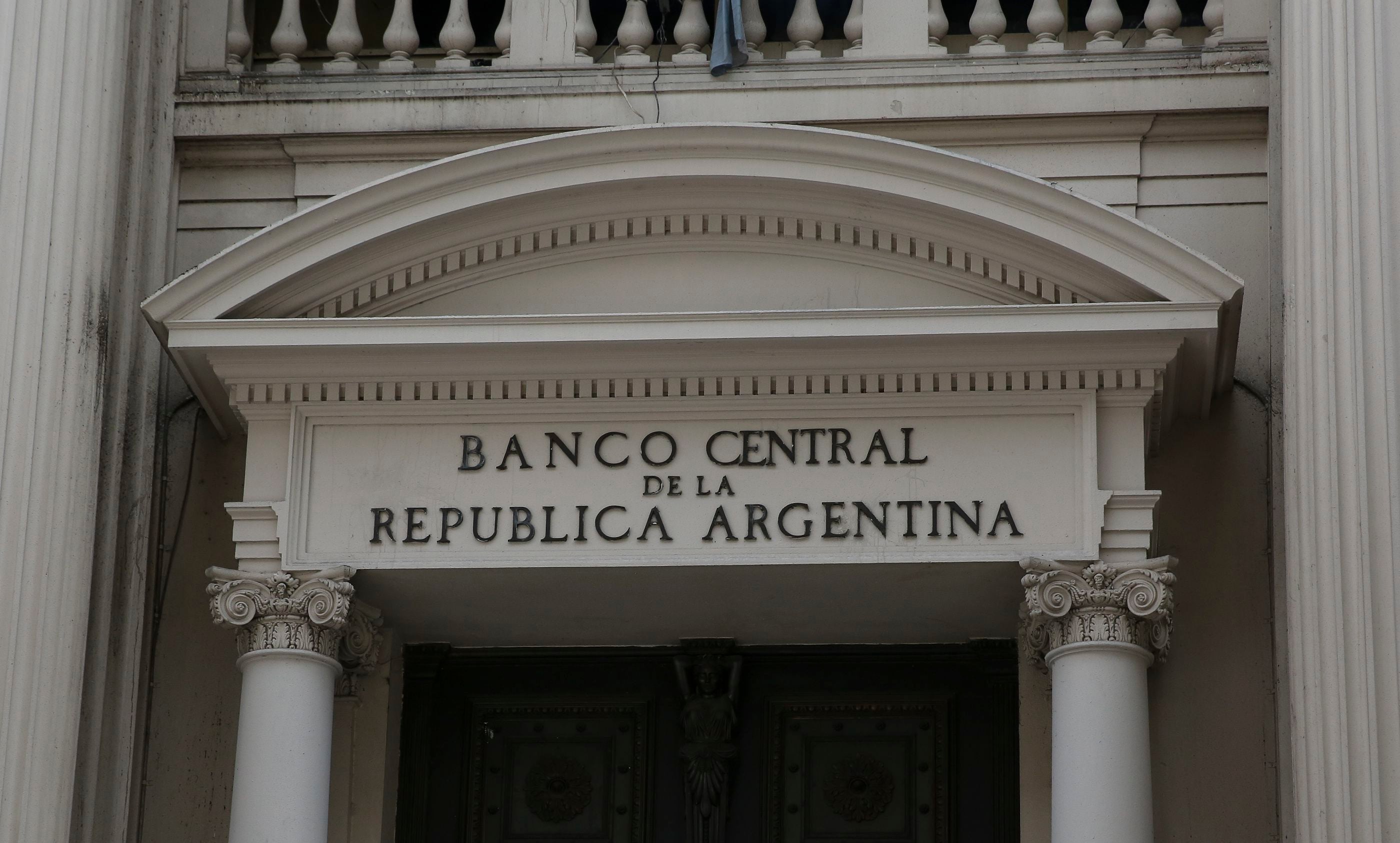 Fachada de la sede del Banco Central de Argentina en Buenos Aires, en una fotografía de archivo. EFE/DAVID FERNÁNDEZ
